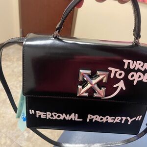 Off-White with Quote Jitney 2.8